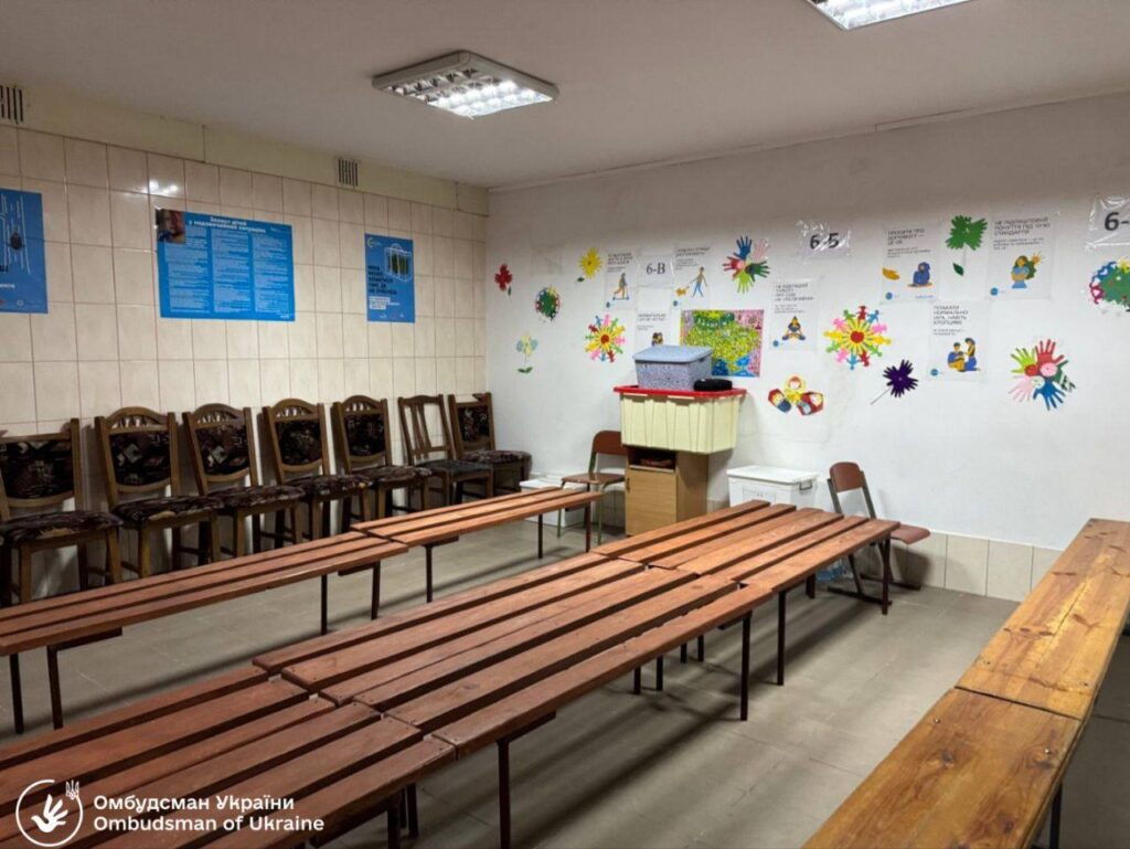 1 Протерміновані ліки та відсутність їжі в укритті: які порушення виявили у ліцеї на Рівненщині