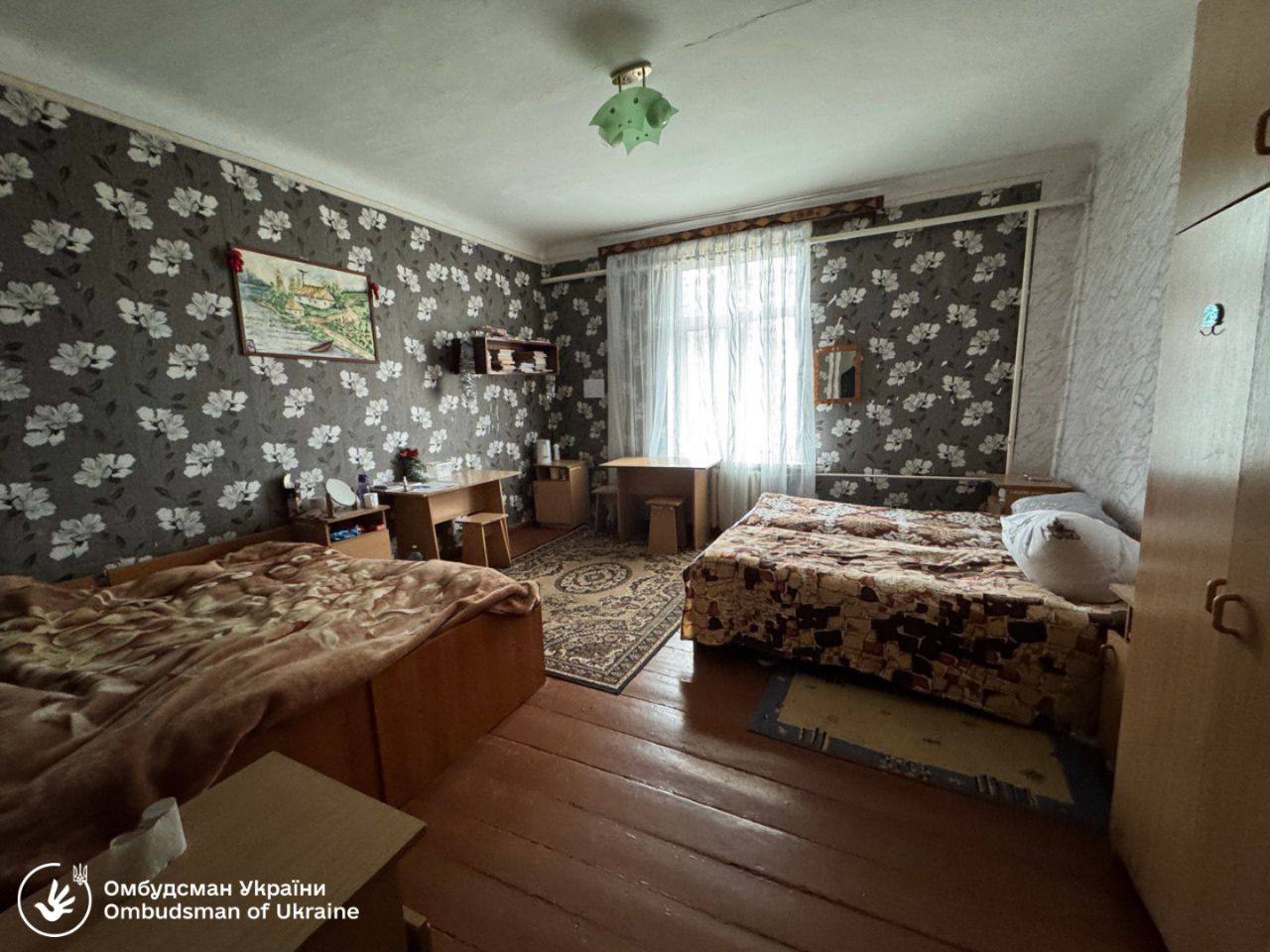 Протерміновані ліки та відсутність їжі в укритті: які порушення виявили у ліцеї на Рівненщині 0000