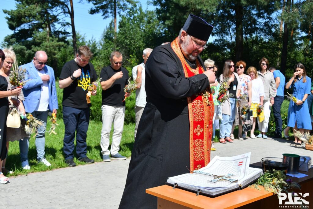 1 У Вараші попрощались з протоієреєм Віталієм Бондаром
