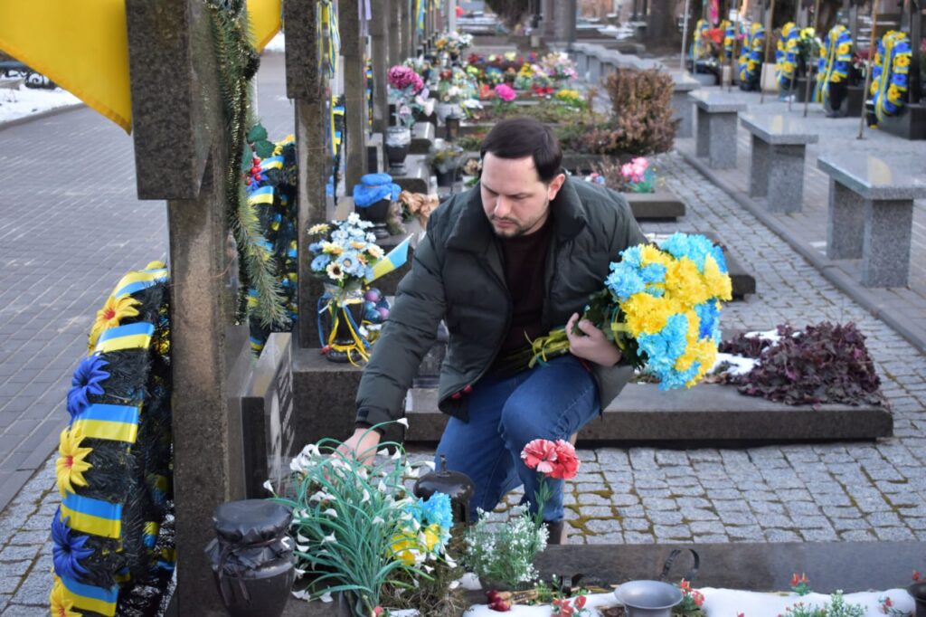 1 На Рівненщині у спільній молитві віддали шану полеглим Героям (ФОТО)