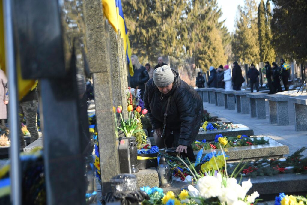 1 На Рівненщині у спільній молитві віддали шану полеглим Героям (ФОТО)