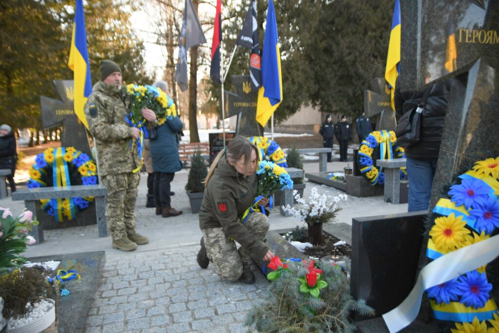 1 На Рівненщині у спільній молитві віддали шану полеглим Героям (ФОТО)