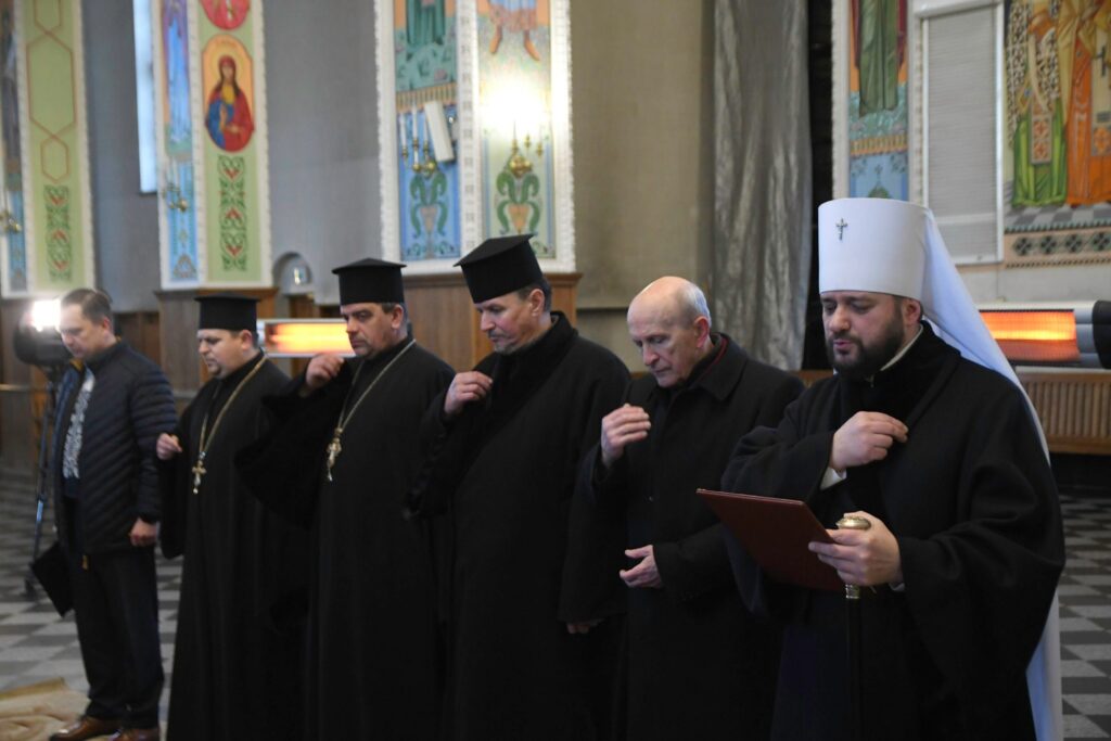 1 На Рівненщині у спільній молитві віддали шану полеглим Героям (ФОТО)