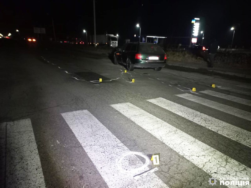 У Рівненському районі загинув пішохід через подвійний наїзд