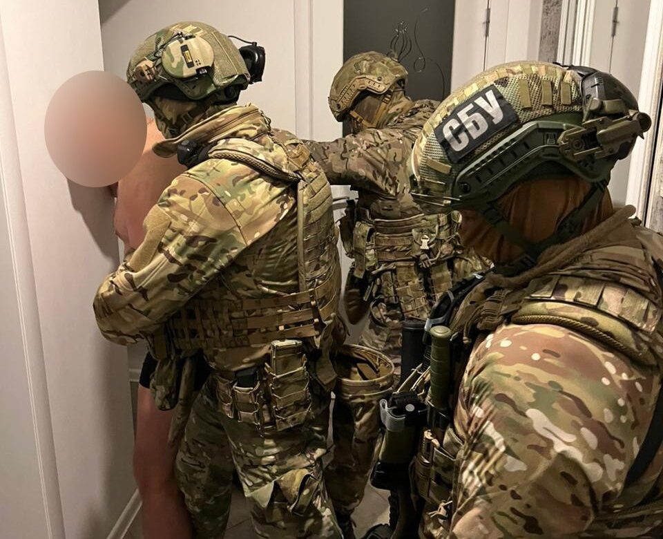 У Рівному за вимагання затримали групу злочинців