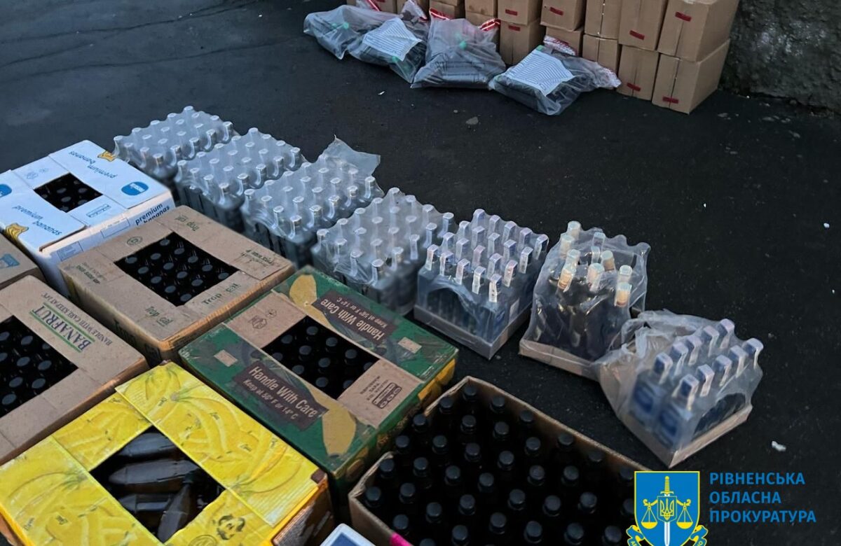 У Рівному викрили нелегальний цех з виробництва фальсифікованих алкогольних напоїв та тютюну