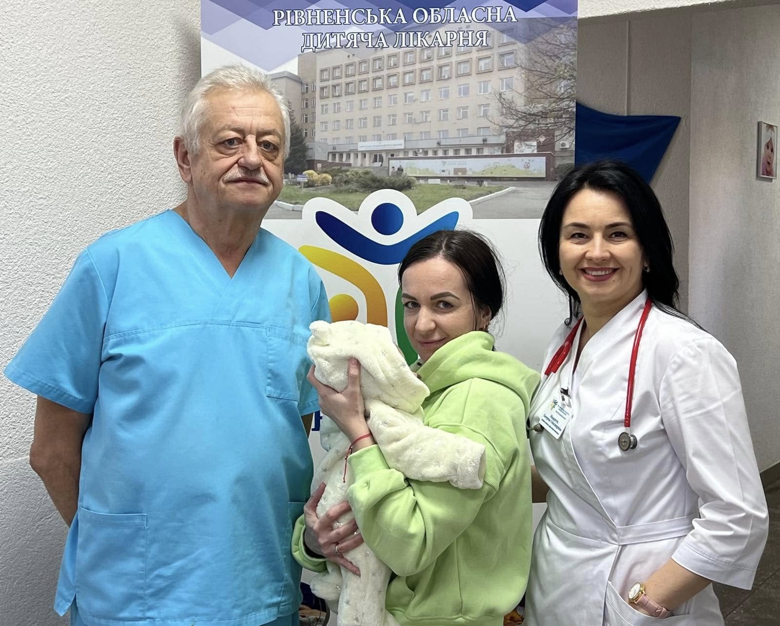 Рівненські лікарі виходили недоношеного хлопчика, який народився з вагою до одного кілограма 0000
