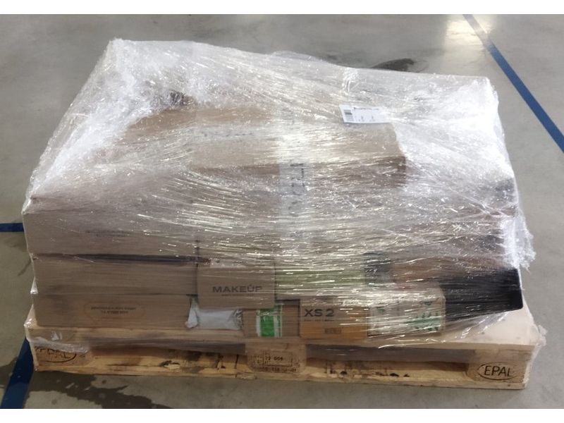 1 Рівненська "Укрпошта" продає з молотка таємні посилки