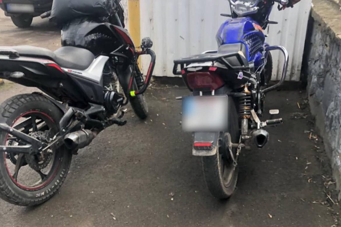 У Дубні патрульні склали адмінматеріали на двох мотоциклістів