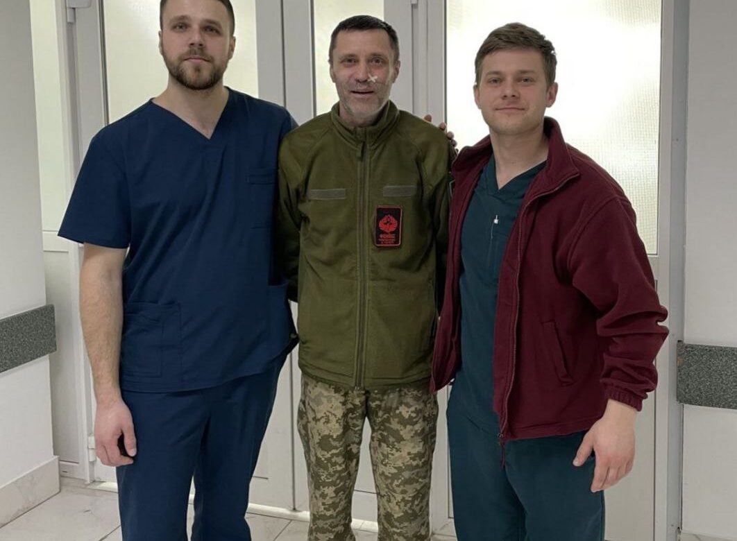 Лікарі Рівненщини відновили дихання військовому, який травмувався на війні