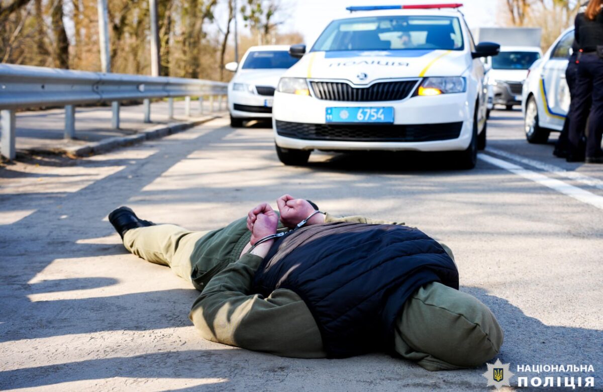 Зловмиснику, який напав на поштове відділення у Рівному, загрожує до 12 років тюрми