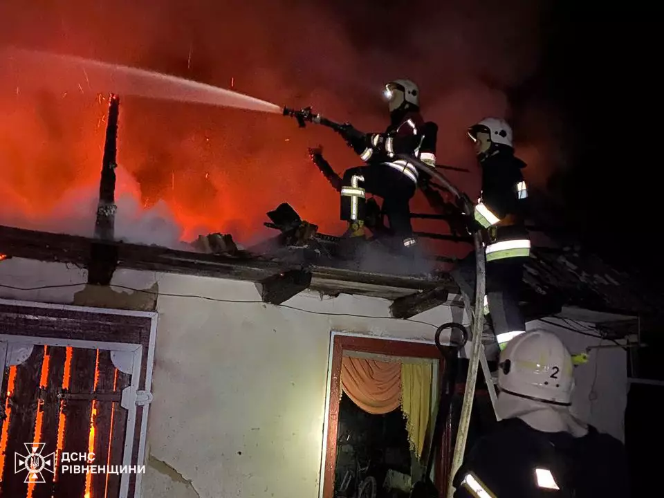 На Рівненщині вогнеборці ліквідували пожежу у приватному господарстві