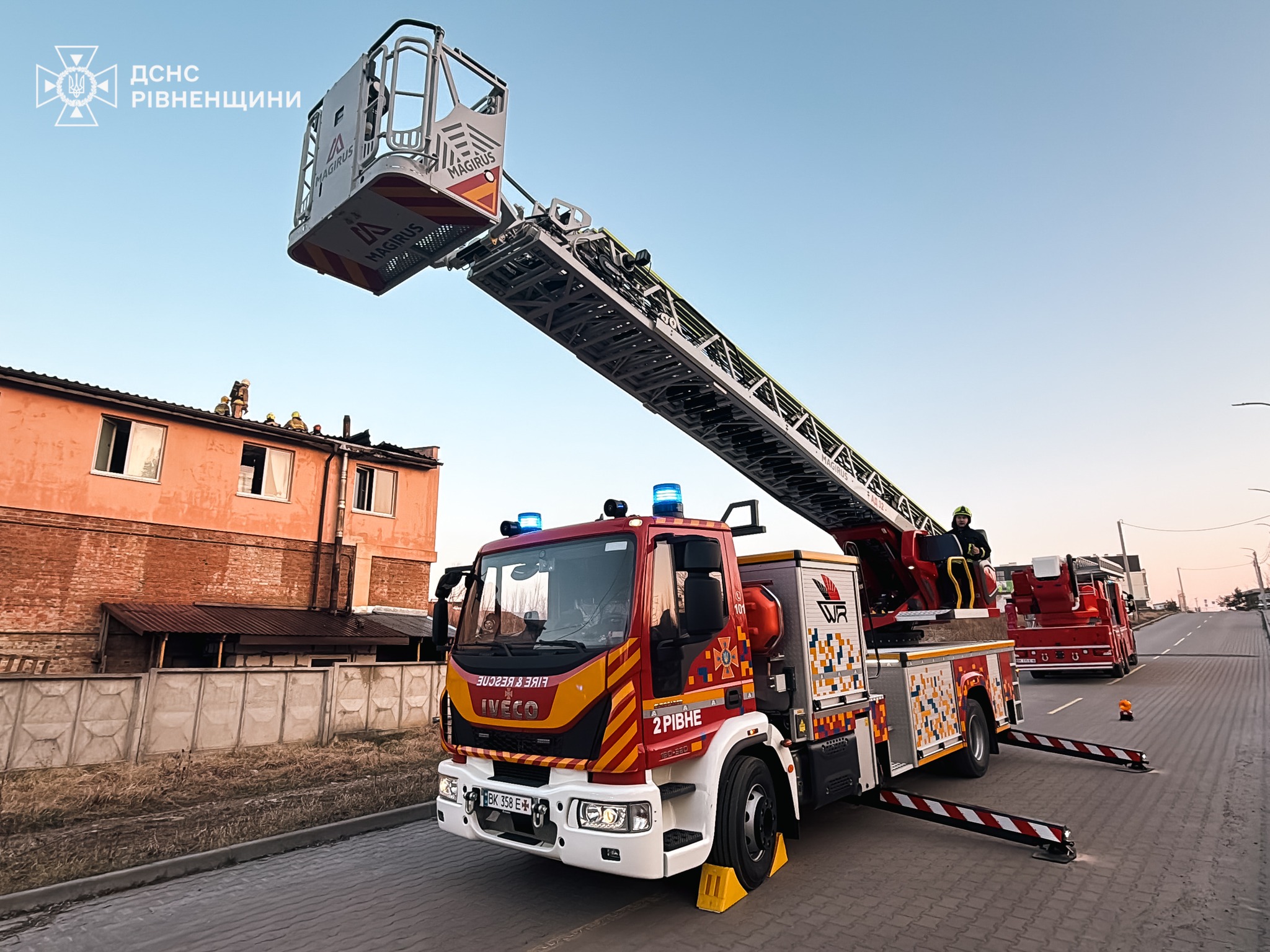 У Рівному рятувальники запобігли масштабній пожежі 0000