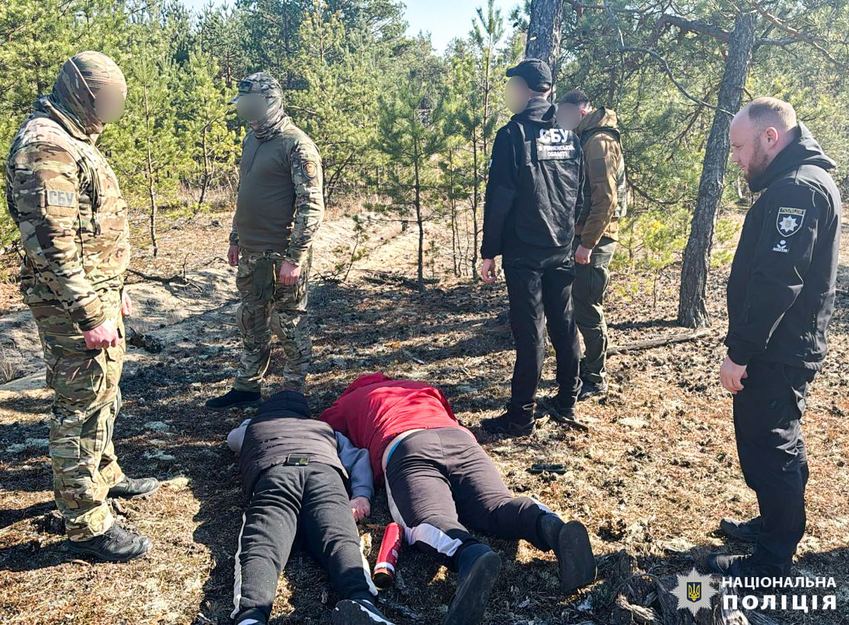 На Рівненщині правоохоронці перекрили два канали незаконного переправлення «ухилянтів» за кордон 0000