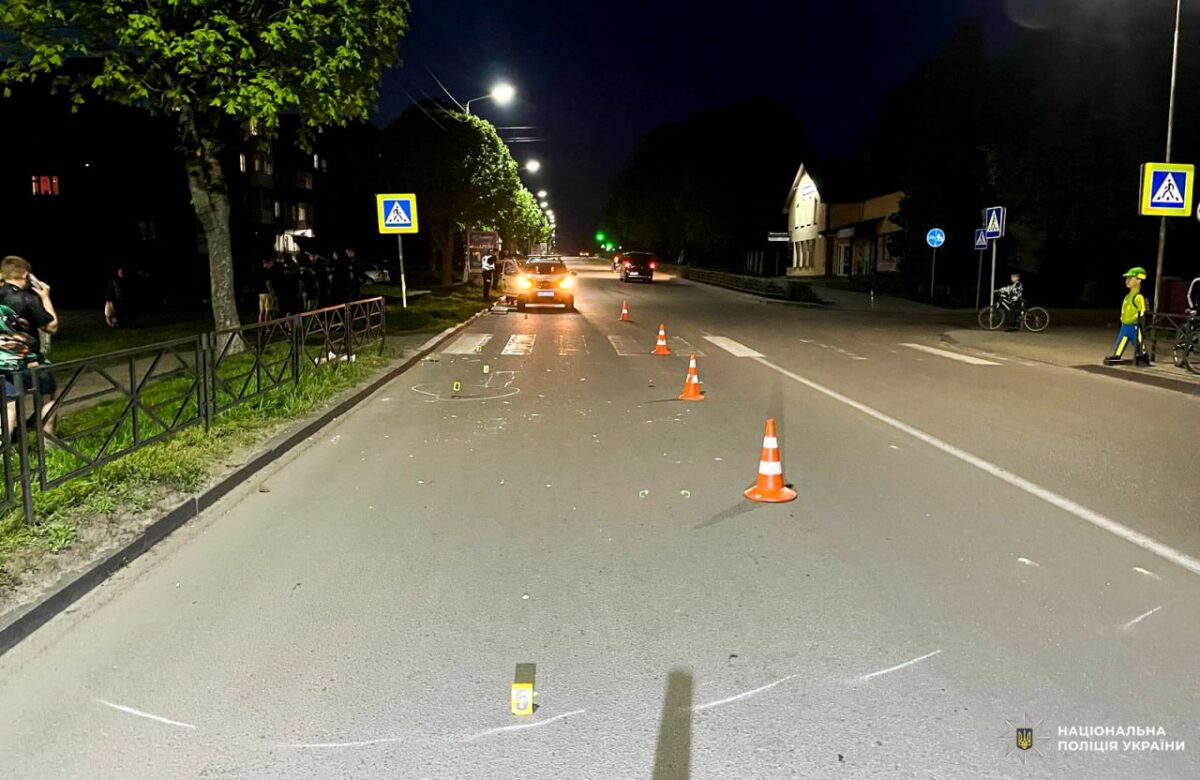 ДТП на Рівненщині: неповнолітній мотоцикліст травмував дівчину