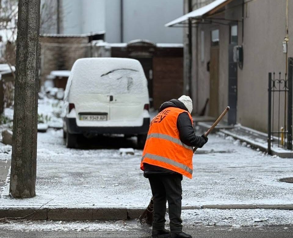 Рівненські комунальники готуються до снігопаду