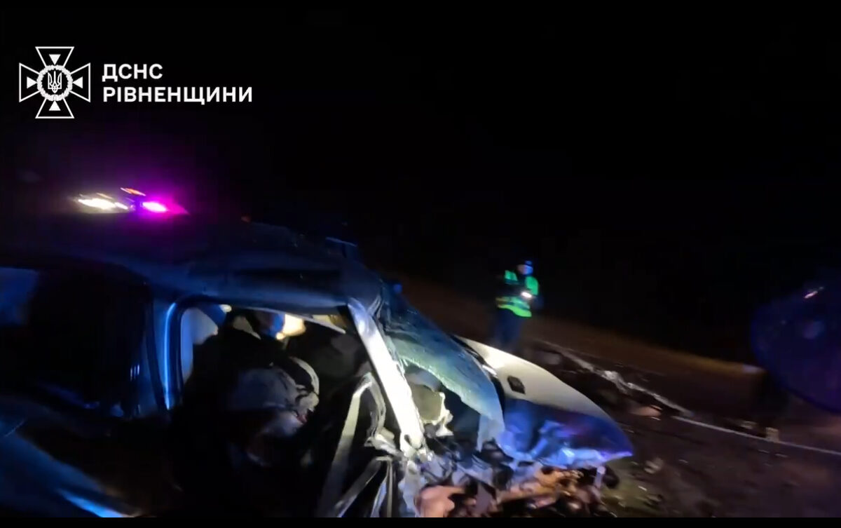 Рятувальники показали кадри з жахливого ДТП на Дубенщині (+ВІДЕО)