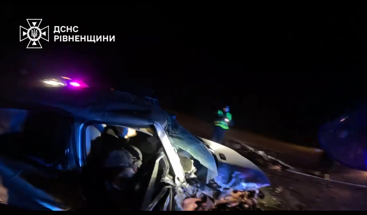 Рятувальники показали кадри з жахливого ДТП на Дубенщині (+ВІДЕО) 0000