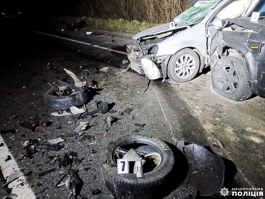 1 Рятувальники показали кадри з жахливого ДТП на Дубенщині (+ВІДЕО)