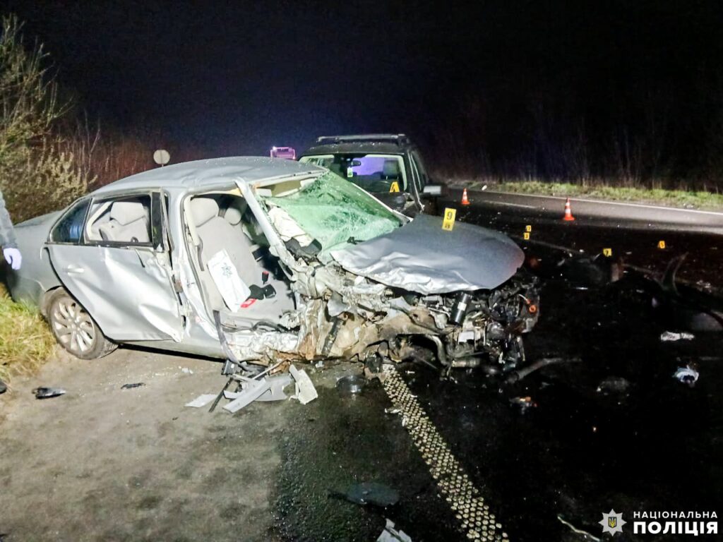 1 Рятувальники показали кадри з жахливого ДТП на Дубенщині (+ВІДЕО)