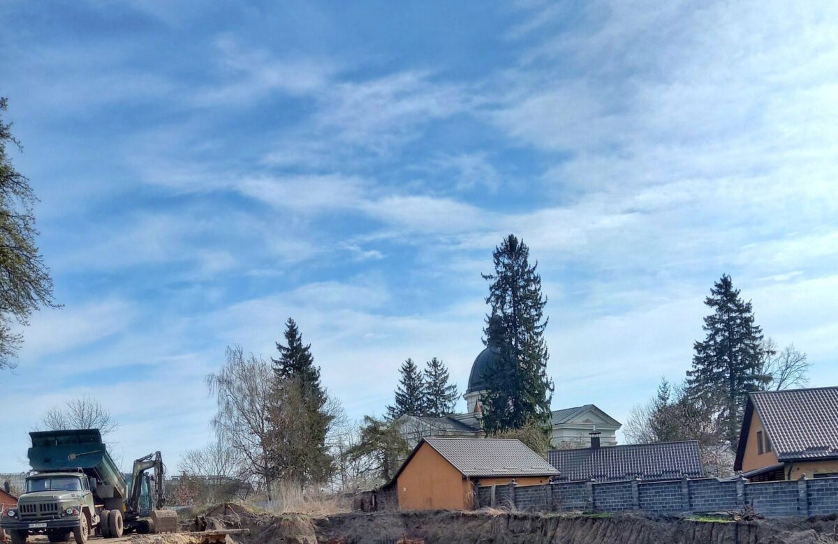 Забудовник в Острозі розпочав будівництво в історичній частині міста