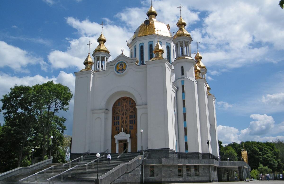 Графік великодніх служб у храмах Рівного 2025