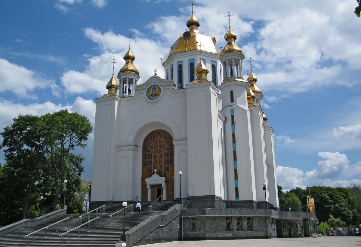 Графік великодніх служб у храмах Рівного 2025 0000