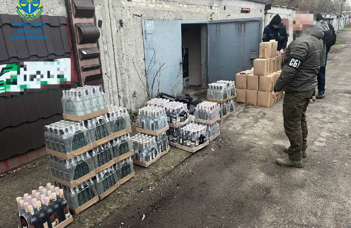 До 12 років за фальсифікований алкоголь: на Рівненщині судитимуть злочинну групу