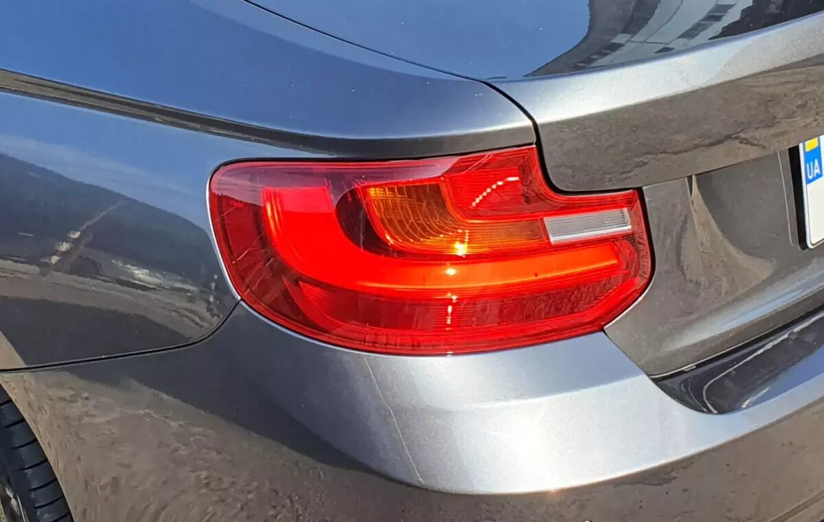 Депутати Рівнеоблради хочуть легалізувати в Україні американські червоні поворотники через штраф