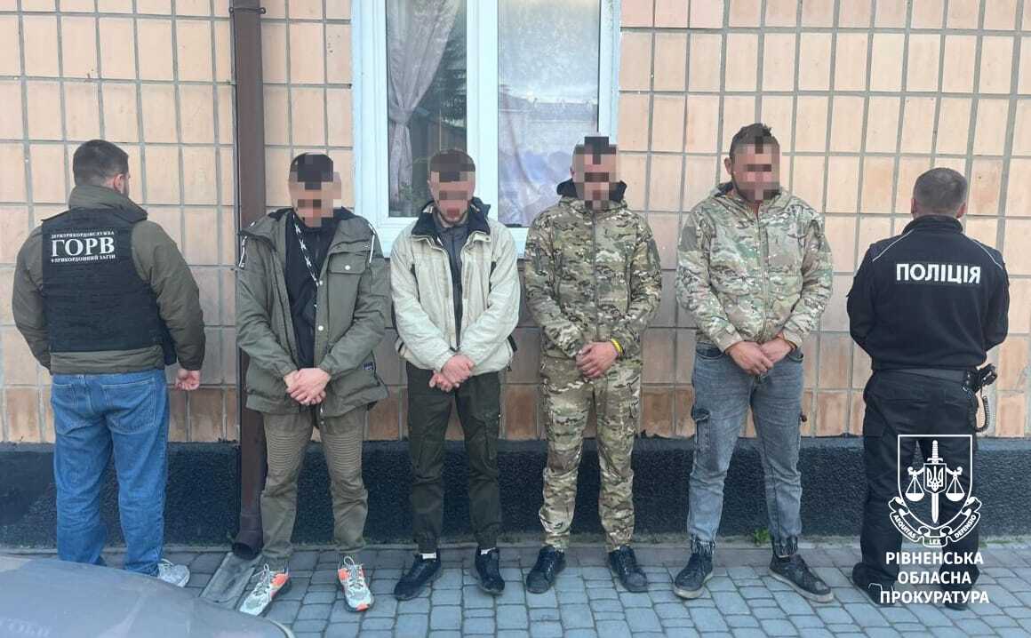 На Рівненщині затримали трьох молодиків, які переправляли ухилянтів за кордон