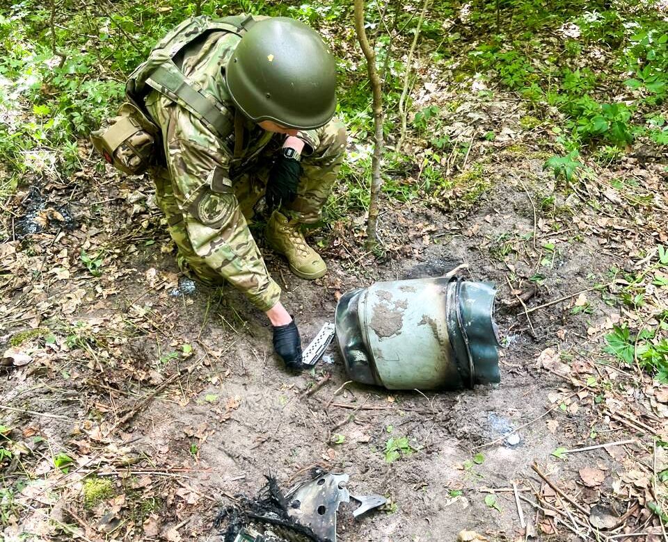 Поліція показала уламки чотирьох дронів, які атакували Рівненщину (ФОТО)
