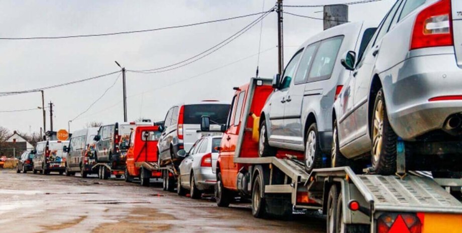 На Рівненщині судитимуть зловмисника, який завозив автомобілі під виглядом «гуманітарки»