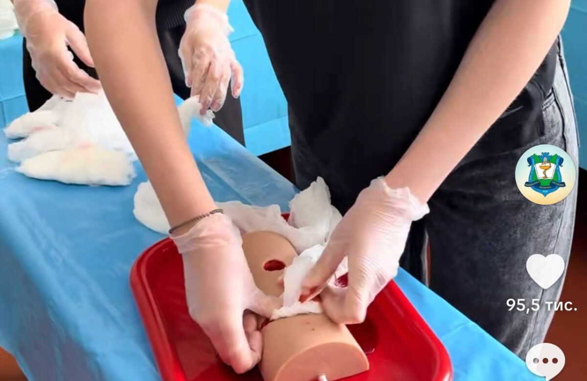 Рівненські студенти-медики стали зірками TikTok — 7 мільйонів переглядів