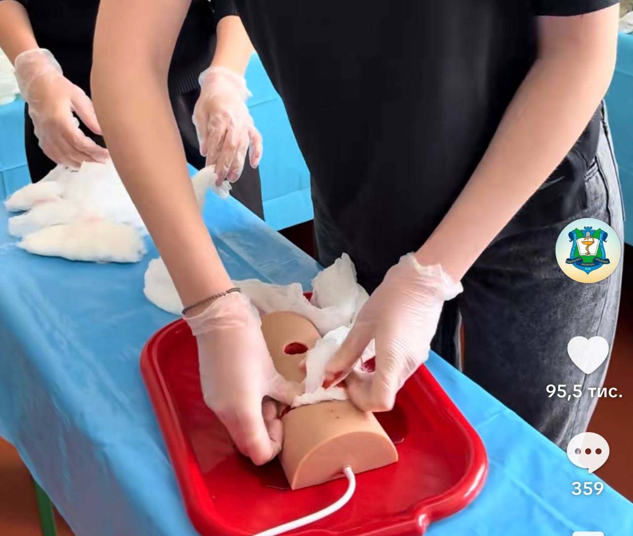 Рівненські студенти-медики стали зірками TikTok — 7 мільйонів переглядів 0000