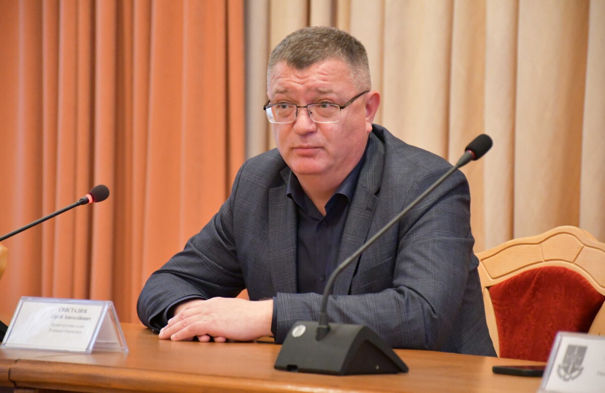 У ВАКС пояснили, чому заступник голови Рівнеоблради Свисталюк досі не отримав вирок