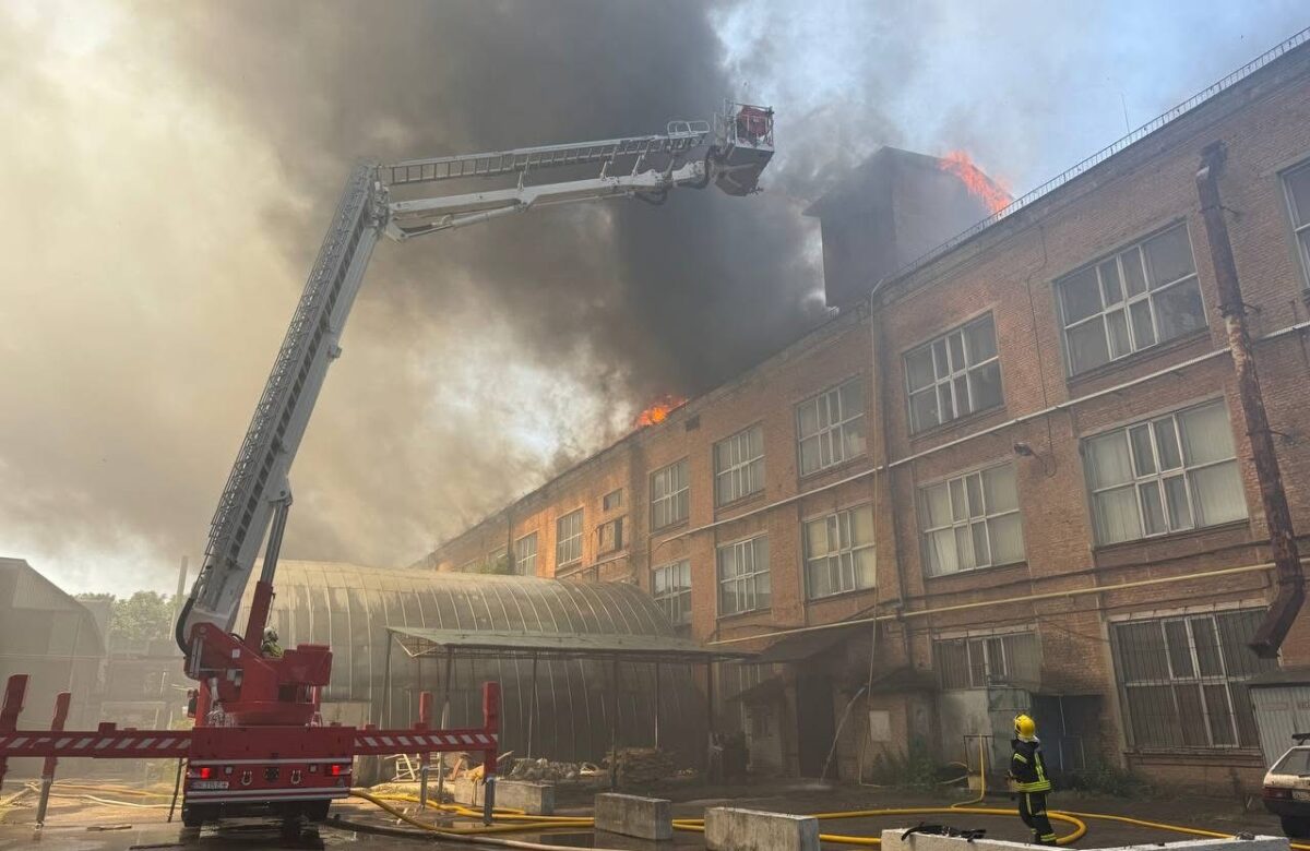 У Рівному через пожежу в повітрі перевищення вмісту формальдегіду