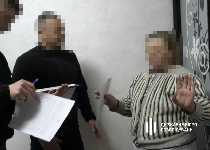Змінювала списки відряджених на передову за гроші: пенсіонерці на Рівненщині оголосили підозру