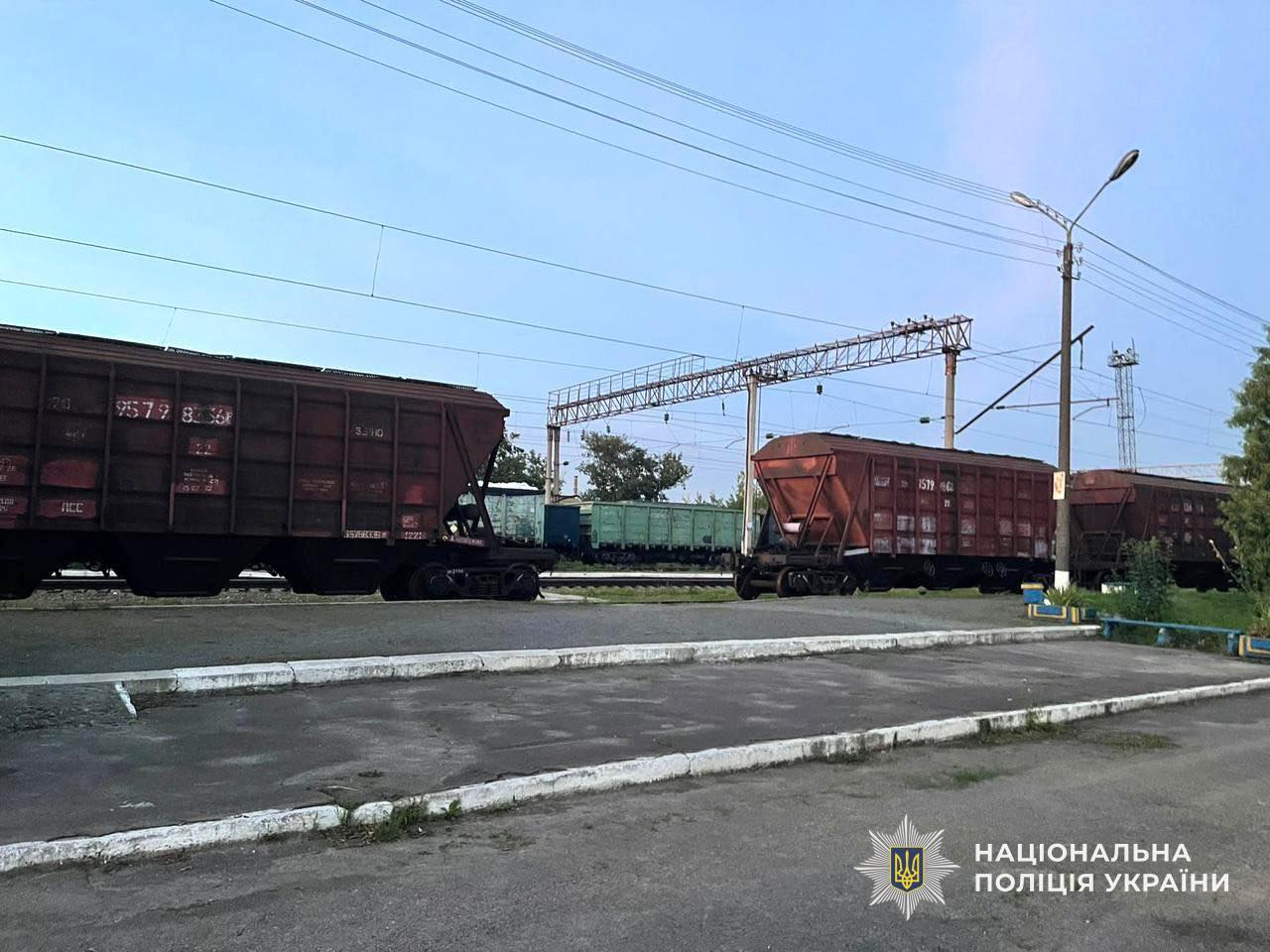 Ціна селфі — реанімація: поблизу Рівного струмом вдарило підлітка на вагоні 0000