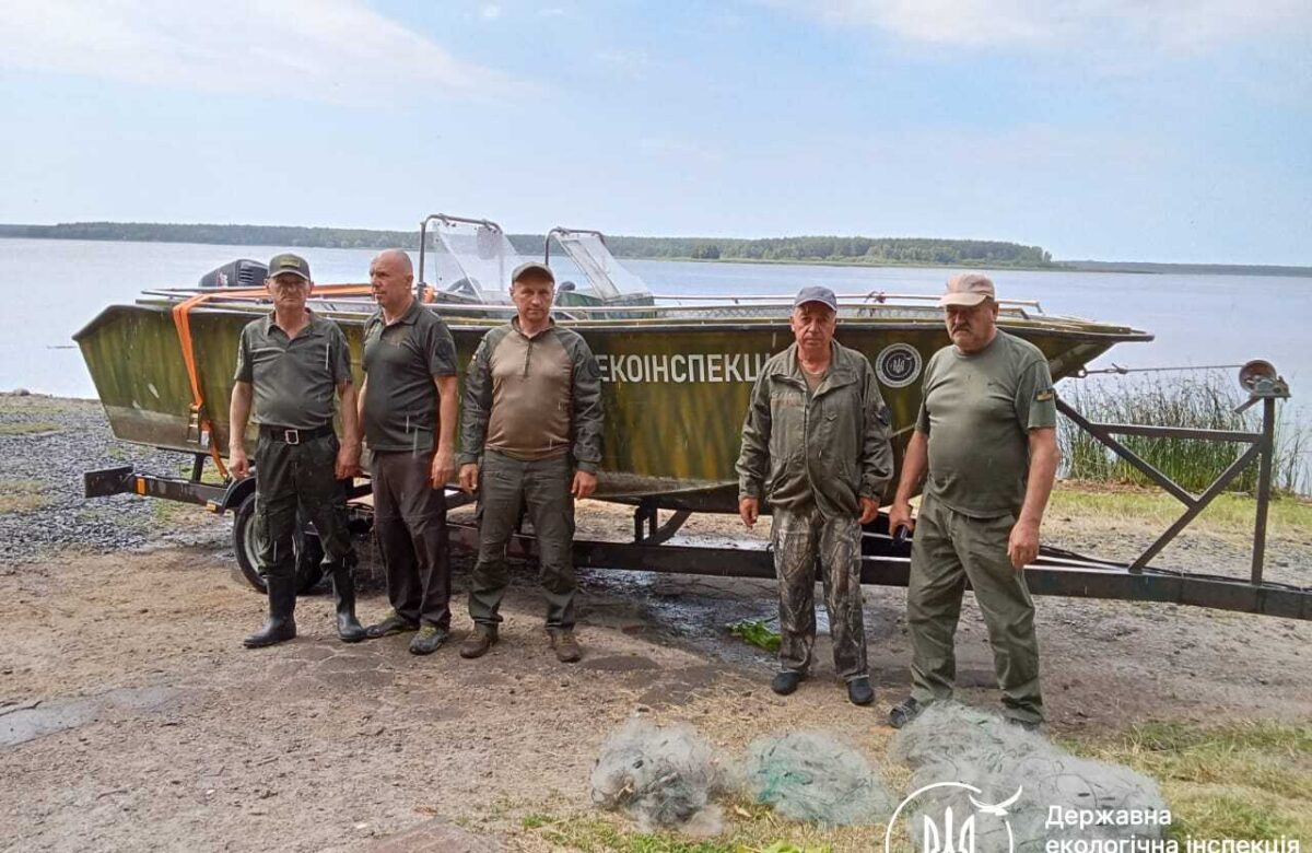 На Хрінницькому водосховищі дістали 120 метрів браконьєрських сіток