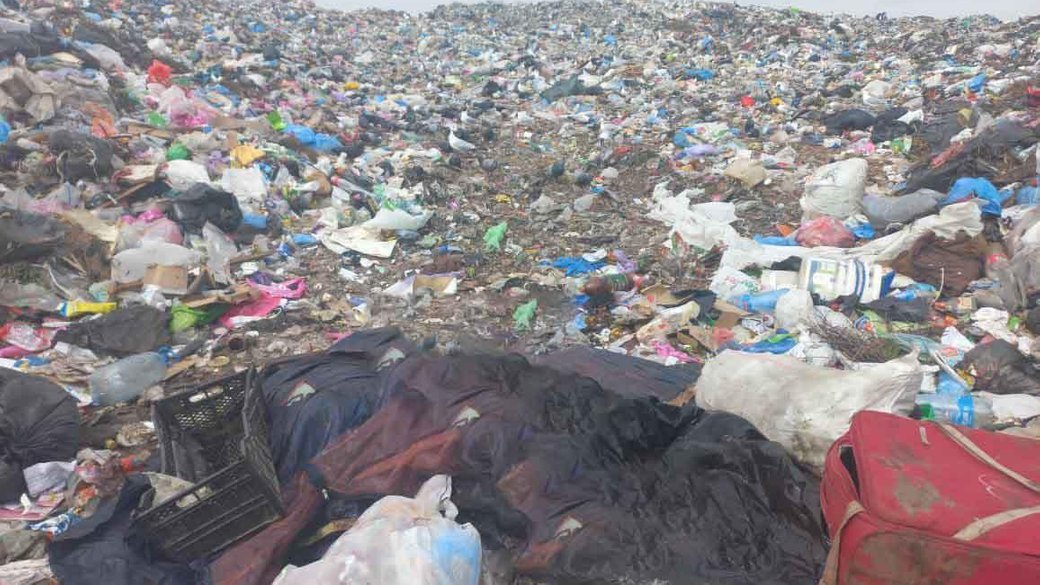 Шокуюче вбивство у Рівному: після пиятики задушив знайомого й викинув тіло у смітник