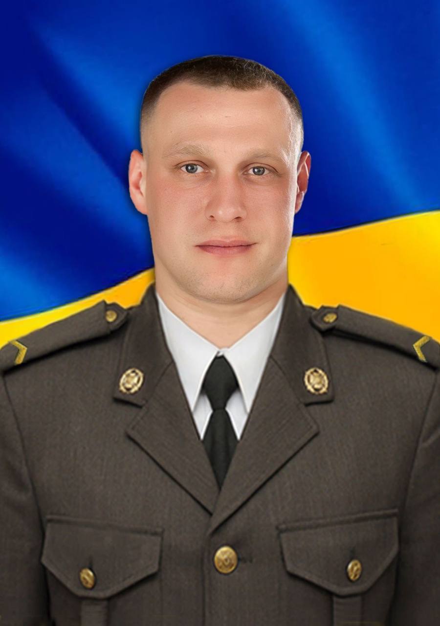 Рівненщина попрощалася з Героєм, який загинув напередодні весілля 0000