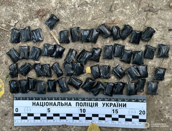 1 У Рівному затримали 17-річного наркоторговця: як юнак отримував психотропні речовини