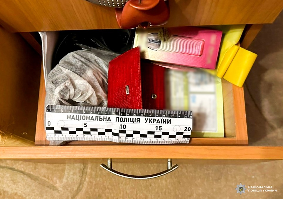 1 Виніс майна на 1,5 млн грн: у Рівному затримали серійного злодія, який обікрав декілька квартир