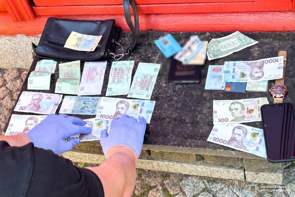 1 Виніс майна на 1,5 млн грн: у Рівному затримали серійного злодія, який обікрав декілька квартир