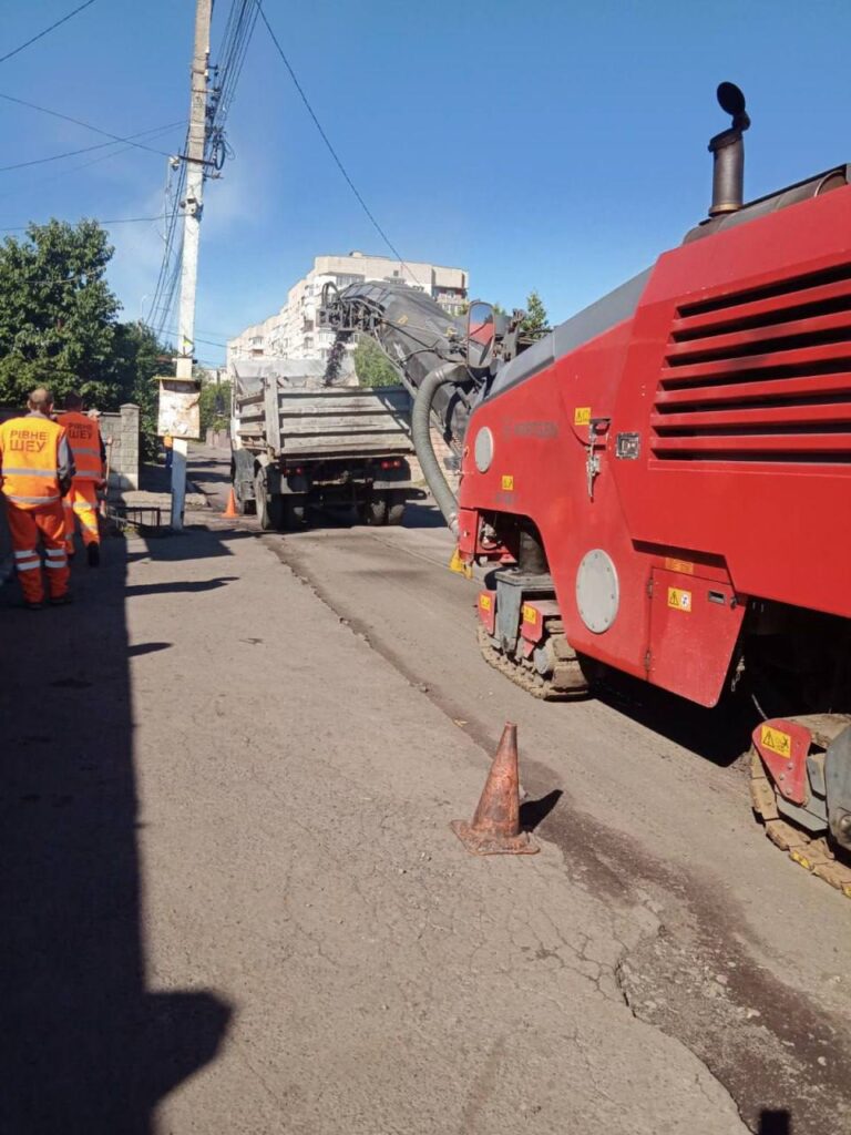 1 У Рівному прогнозують ускладнення руху: які вулиці краще оминати 26го серпня та чому