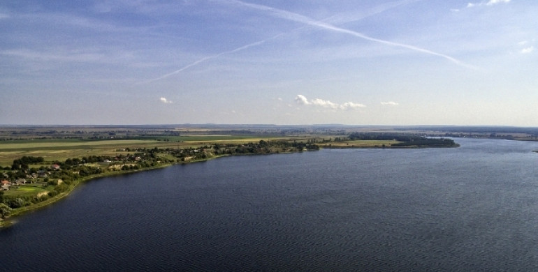 Земельна ділянка на березі мальовничого Хрінницького водосховища виставлена на оренду