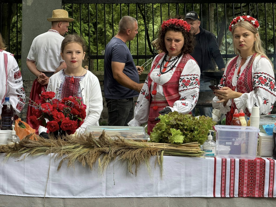 Смачні вихідні у центрі Рівного: запечений короп, борщ та народне мистецтво – куди завітати 17го серпня 0000