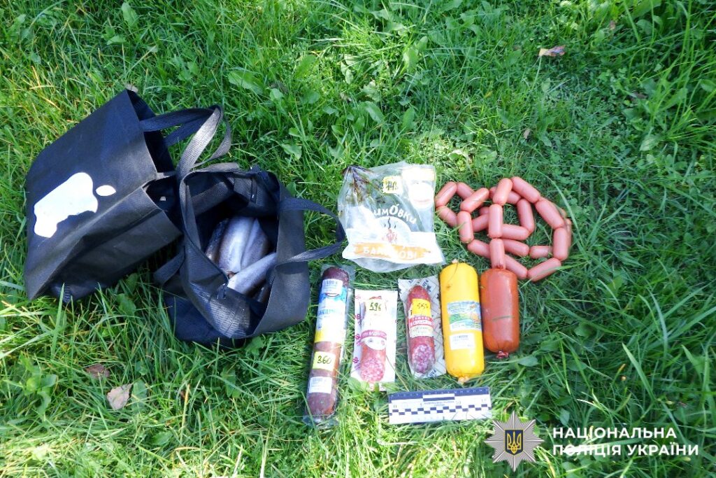1 Викрав 4000 грн і багато ковбас: затримали чоловіка, що проник в магазин на Рівненщині