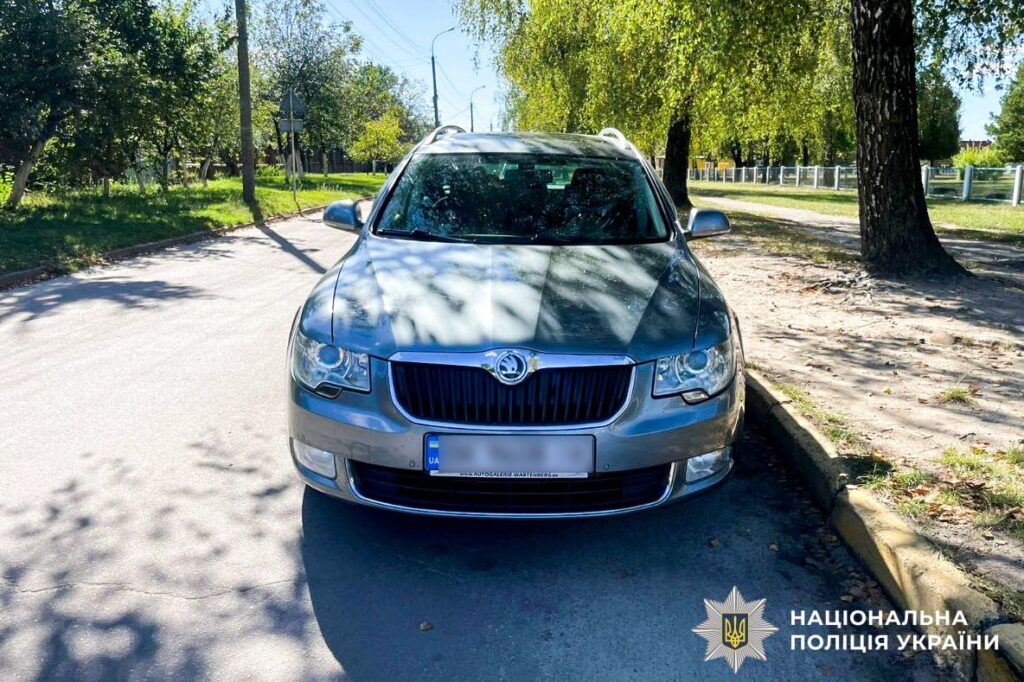 1 На Рівненщині десятирічну велосипедистку збив легковик: дитина – у лікарні