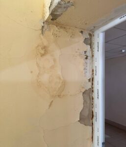 1 «Пліснява, обдерті стіни і спільний туалет»: у Рівному за 35 мільйонів оновлять хіміотерапевтичне відділення (+ФОТО)